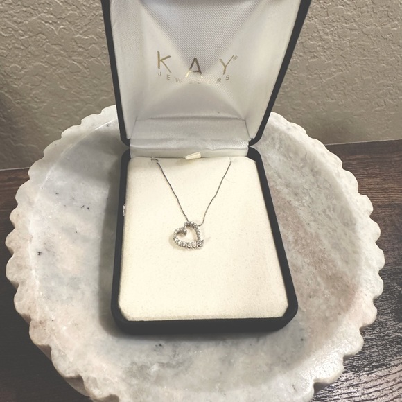 Kay Jewelers: White gold and Diamond necklace - Picture 2 of 2